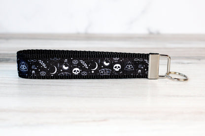 Tarot Keychain, Witchy keychain,Key fob,Moon and skulls,Boho,Tarot card,Moon tarot,Wristlet Keychain, Moon keychain, Witchy accessories