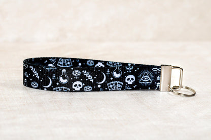 Tarot Keychain, Witchy keychain,Key fob,Moon and skulls,Boho,Tarot card,Moon tarot,Wristlet Keychain, Moon keychain, Witchy accessories